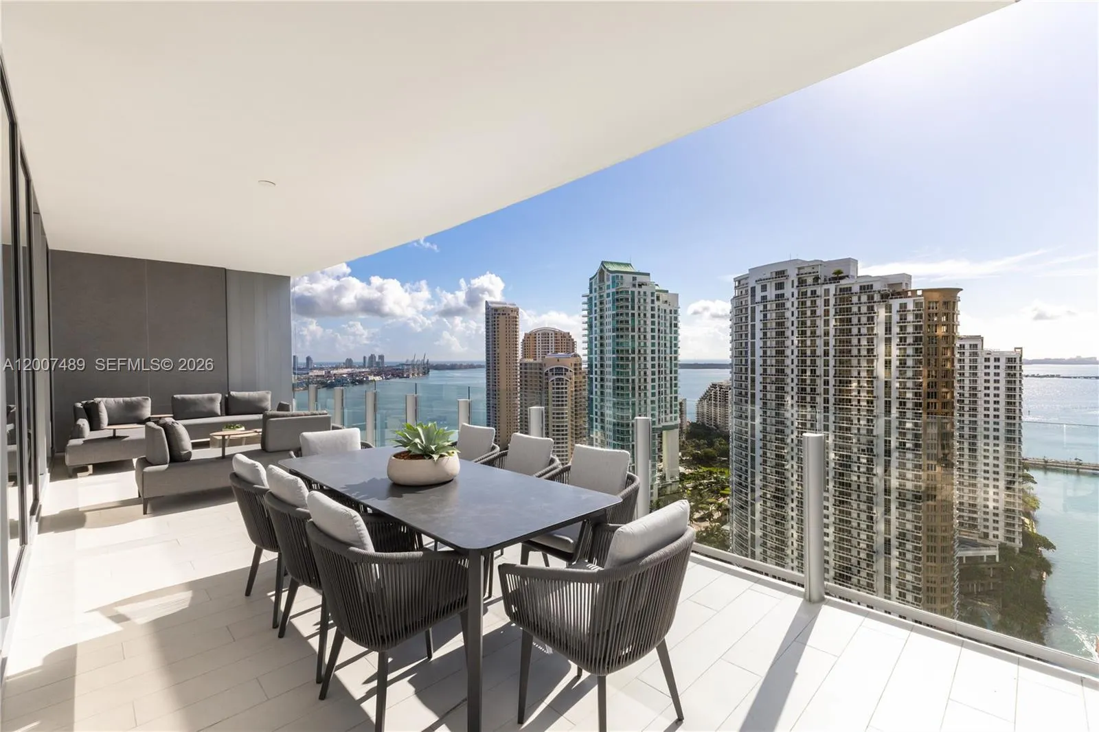 300 Biscayne Boulevard Way # 2802E, Miami FL 33131