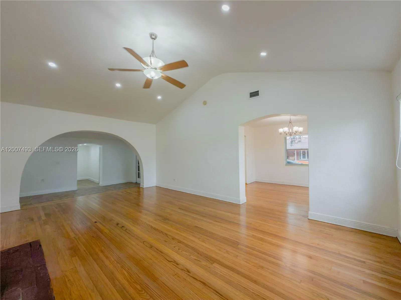 410 Pinecrest Dr, Miami Springs FL 33166