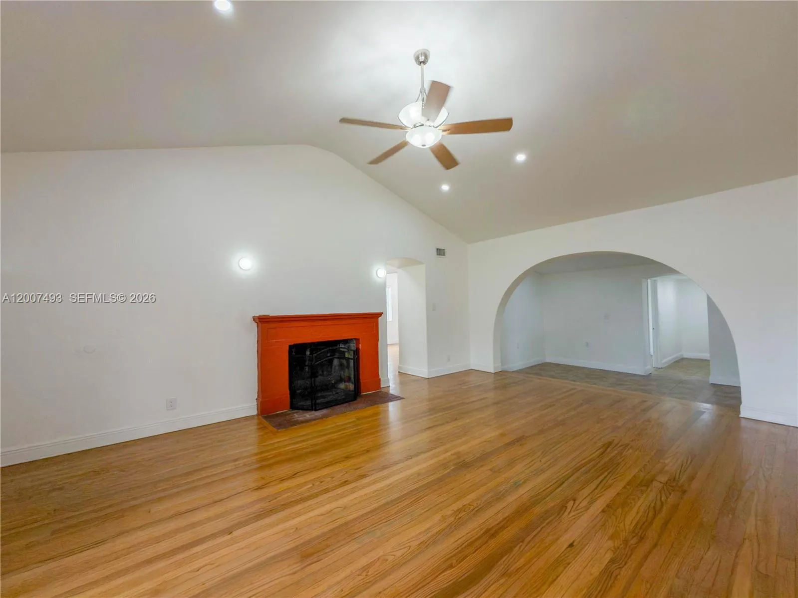 410 Pinecrest Dr, Miami Springs FL 33166