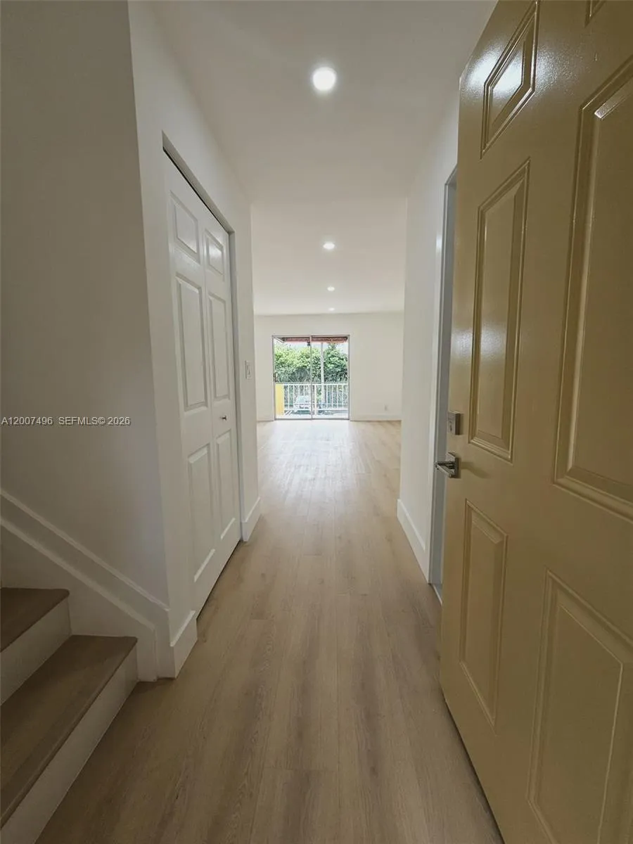 17911 NW 68th Ave # O208, Hialeah FL 33015