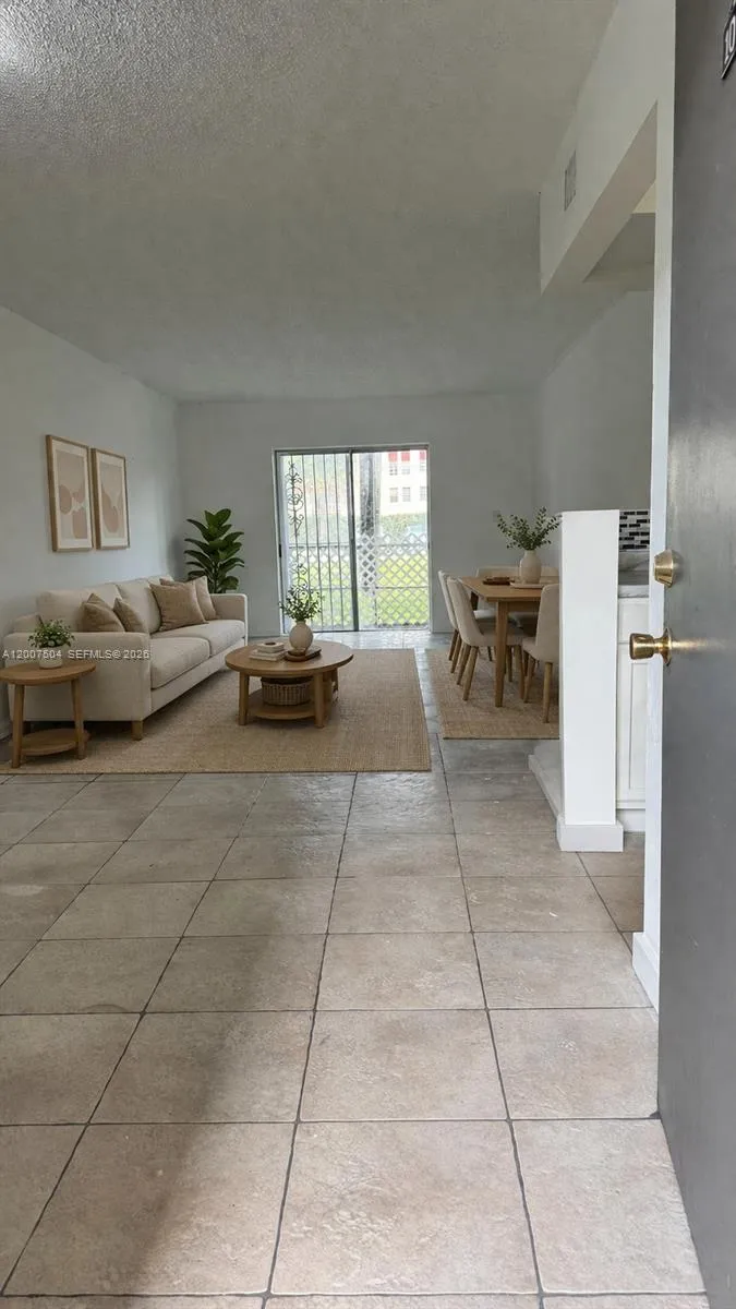 3700 NW 21st St # 109, Lauderdale Lakes FL 33311