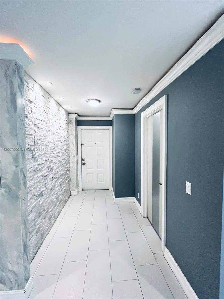 500 Crosswinds Dr # A1, Green Acres FL 33413