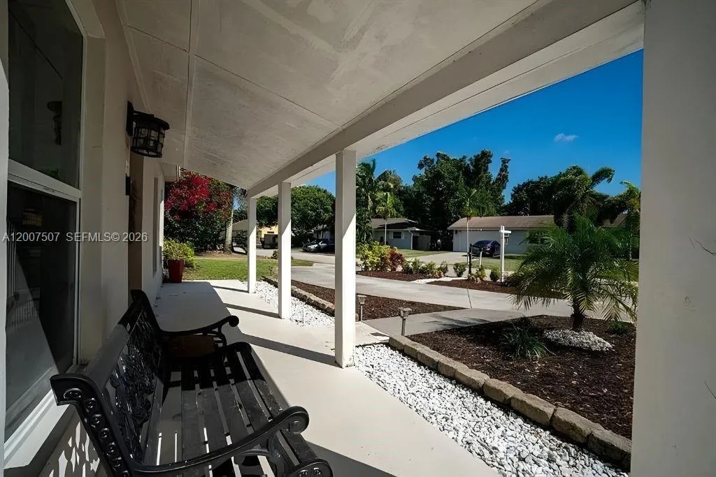 6941 boston dr, Atlantis FL 33462