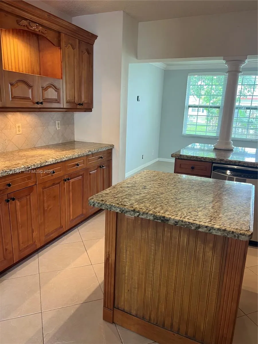 6805 NW 75th St, Tamarac FL 33321