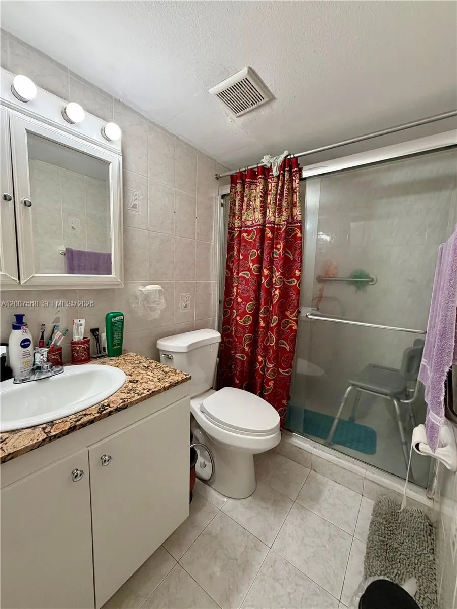 5201 NW 7th St # 104, Miami FL 33126