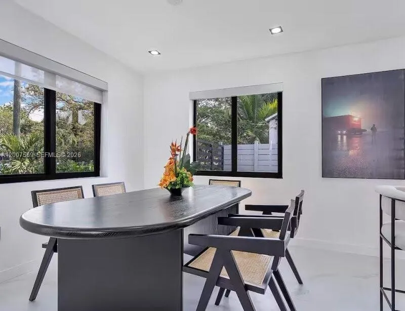 400 NW 40th St, Miami FL 33127