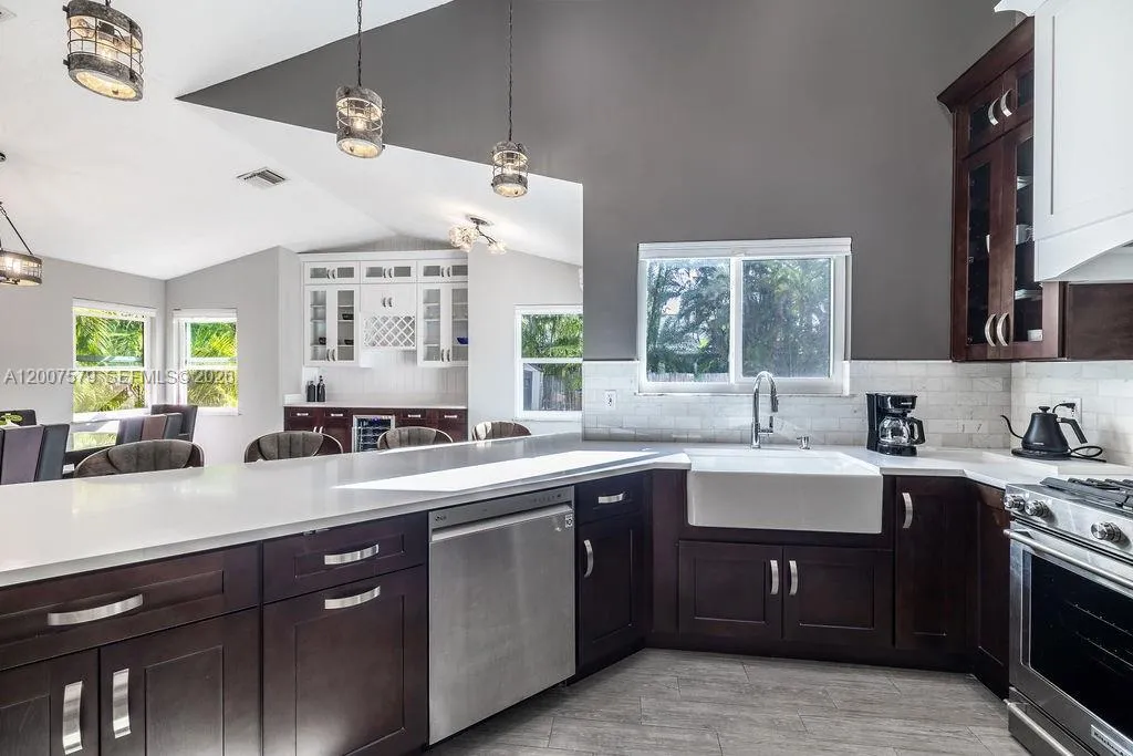 9330 Seagrape Dr, Vero Beach FL 32963