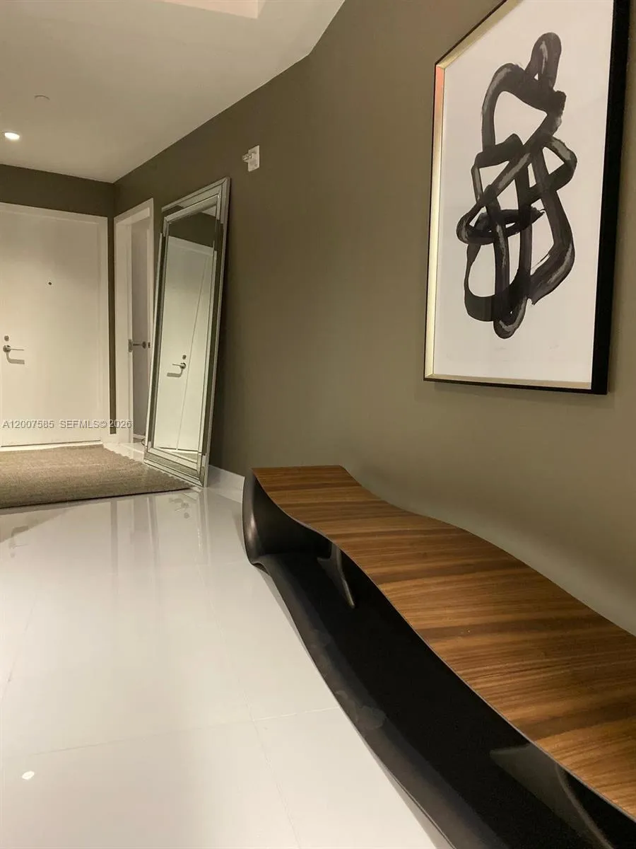 851 NE 1st Ave # 2501, Miami FL 33132