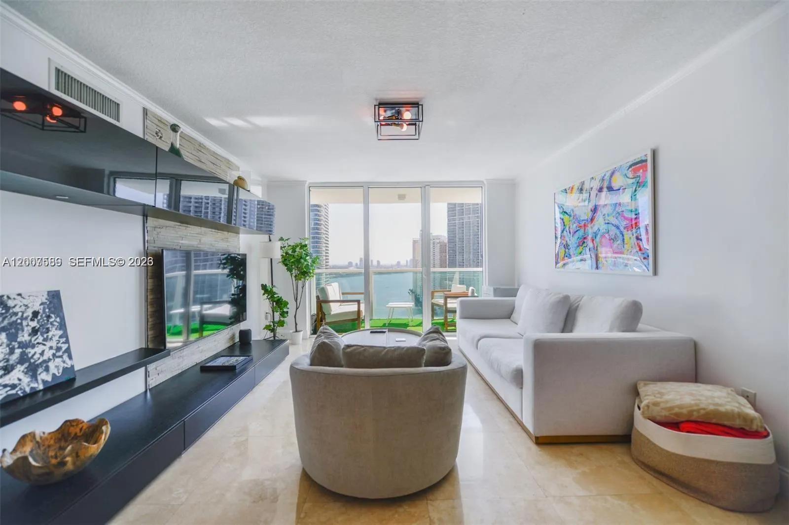 31 SE 5th St # 3002, Miami FL 33131