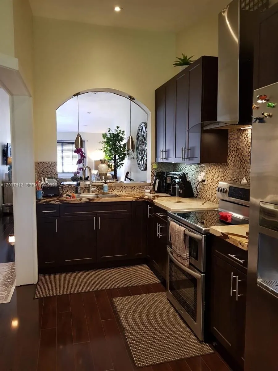930 NE 33rd Ter # 202, Homestead FL 33033