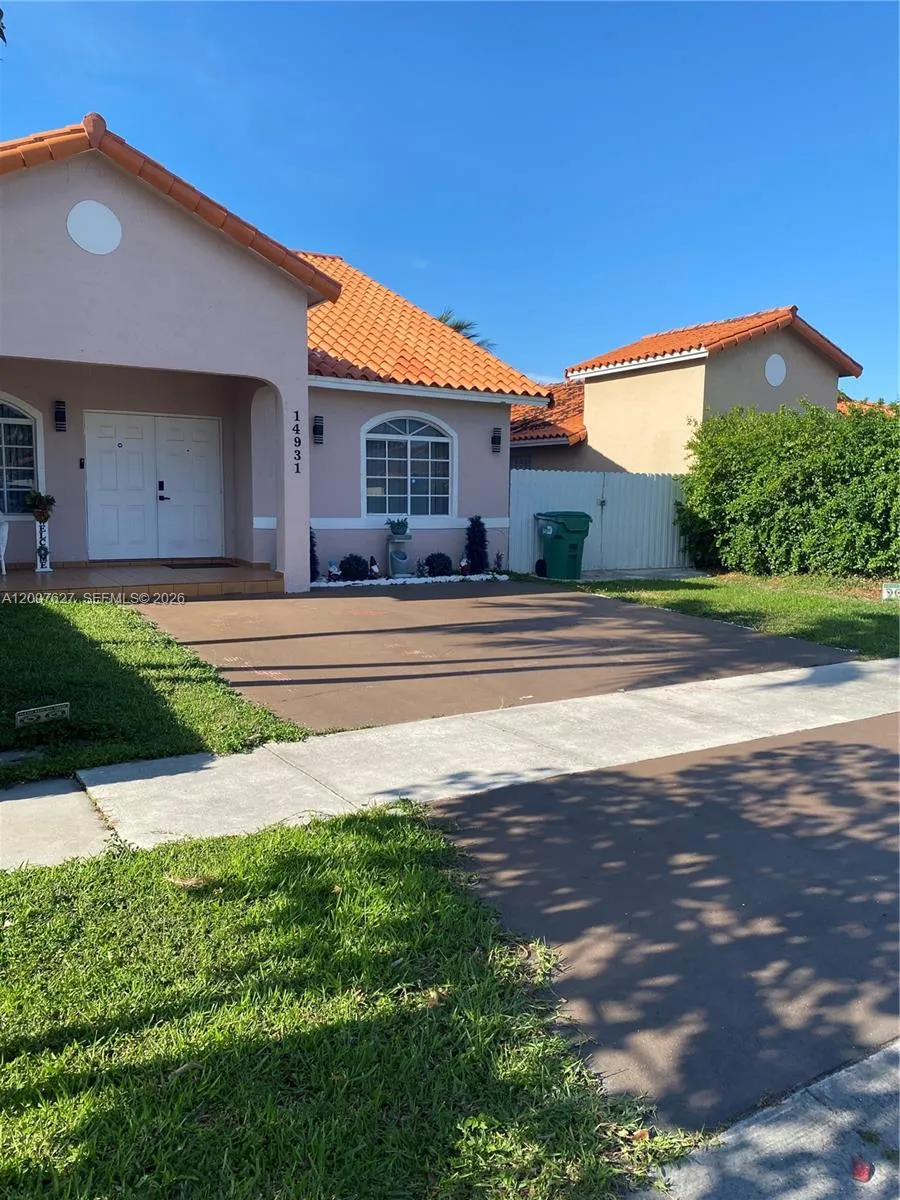 3 bedroom 2 bath for sale at 14931 SW 36 Ter, Miami FL 33185