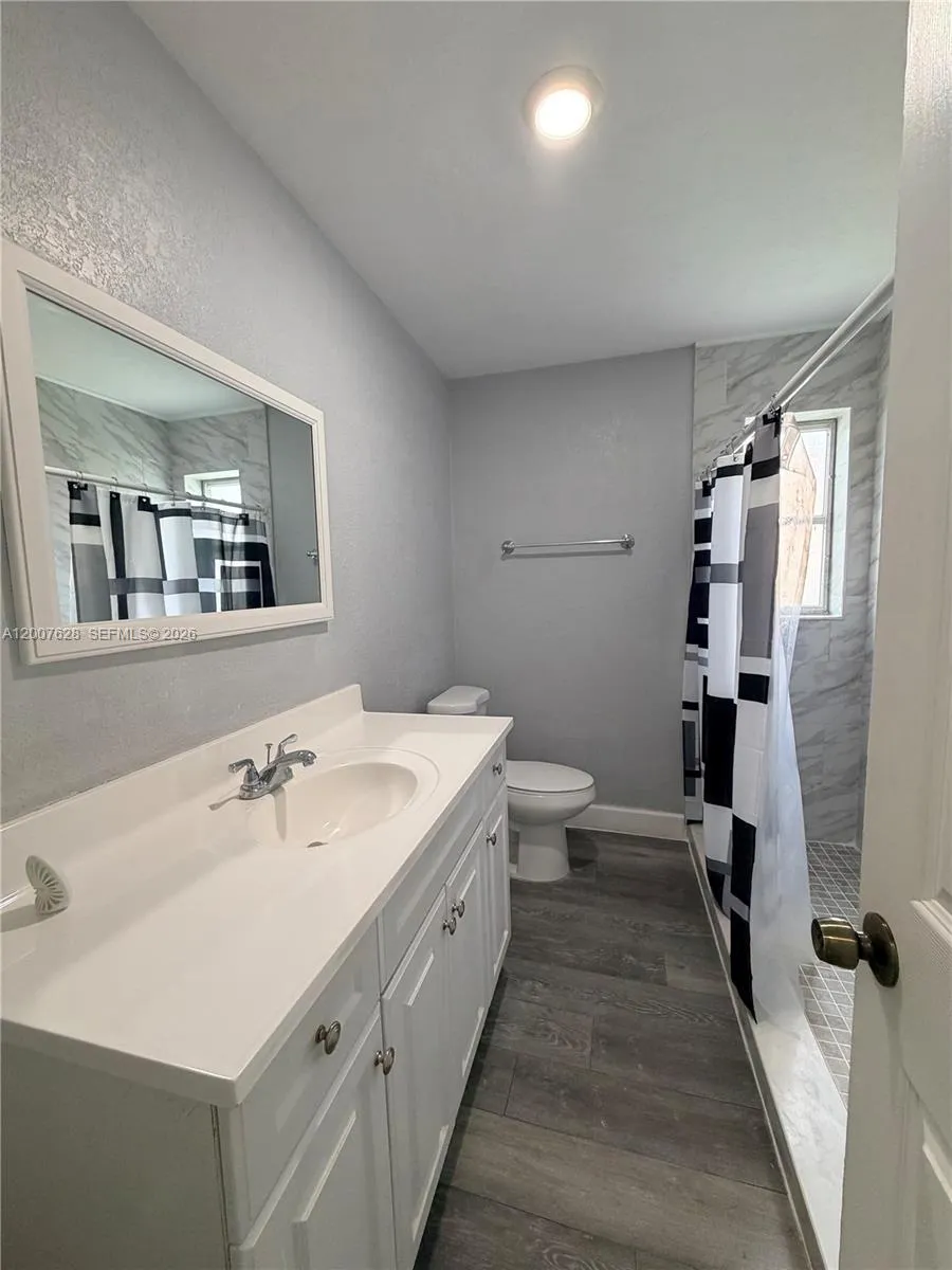 7031 NW 20th St, Sunrise FL 33313