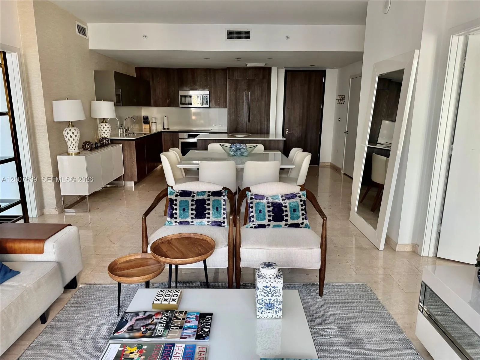 88 SW 7th St # 1109, Miami FL 33130