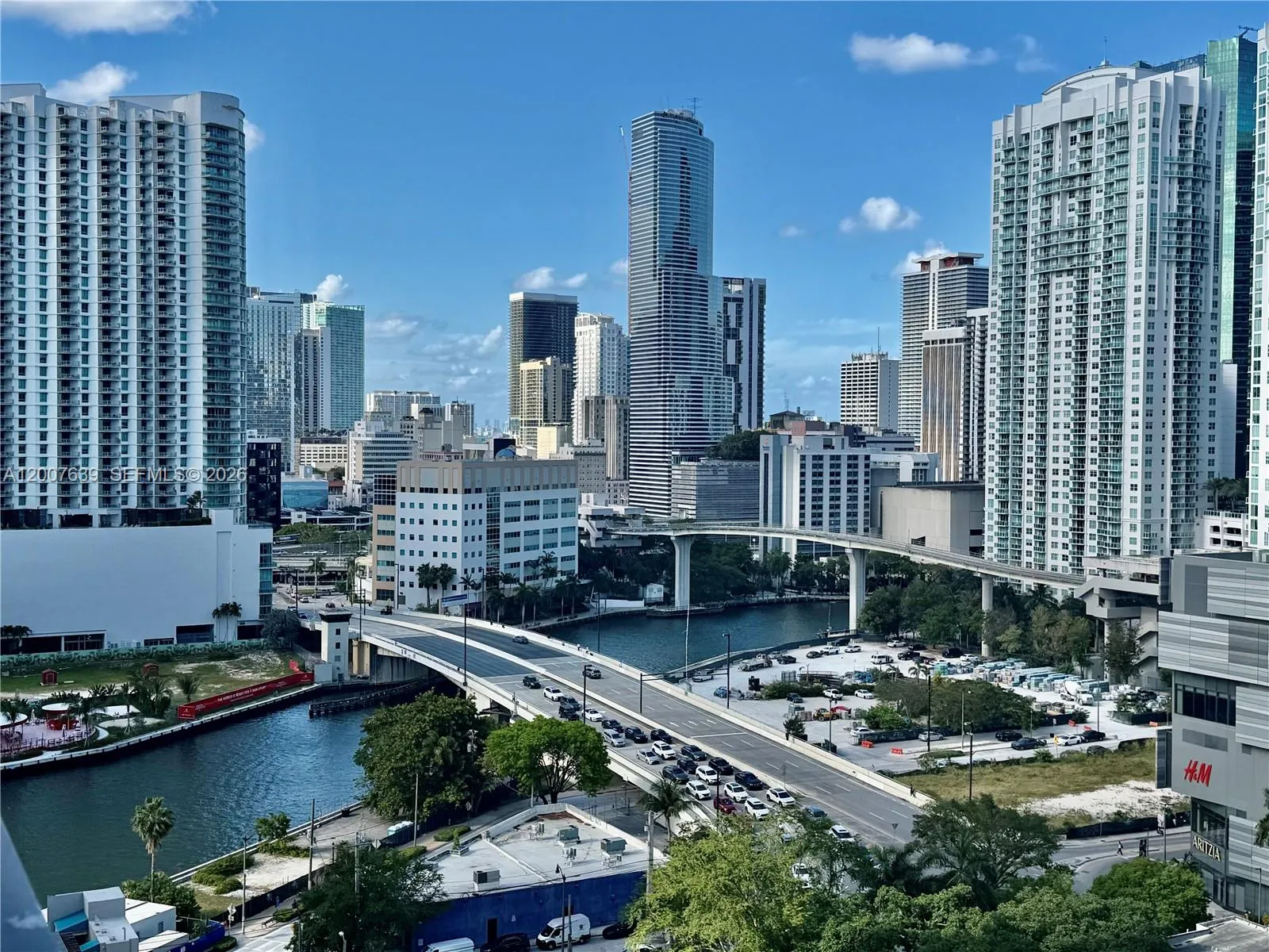 88 SW 7th St # 1109, Miami FL 33130