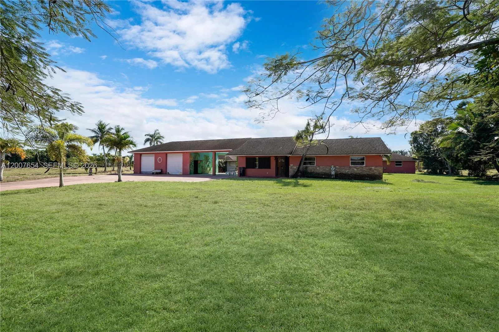 20000 SW 216th St, Miami FL 33170