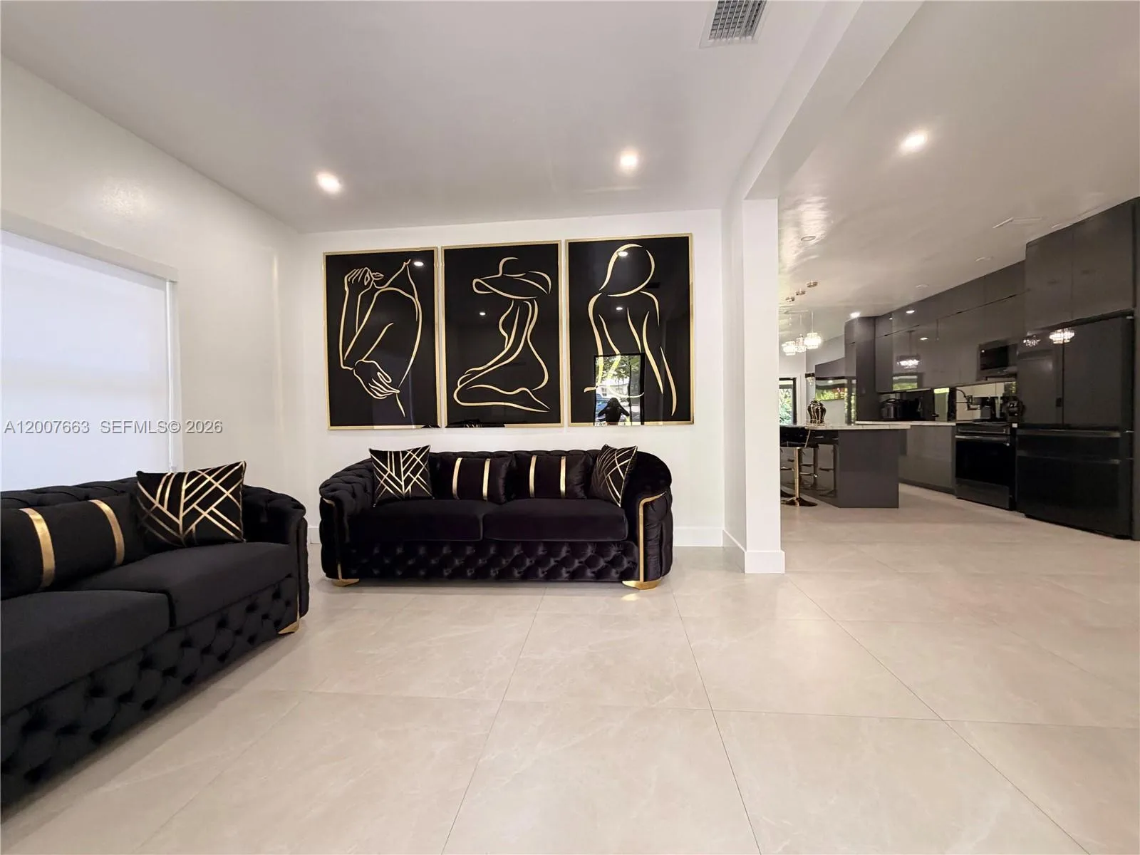 86 NW 4th St, Homestead FL 33030