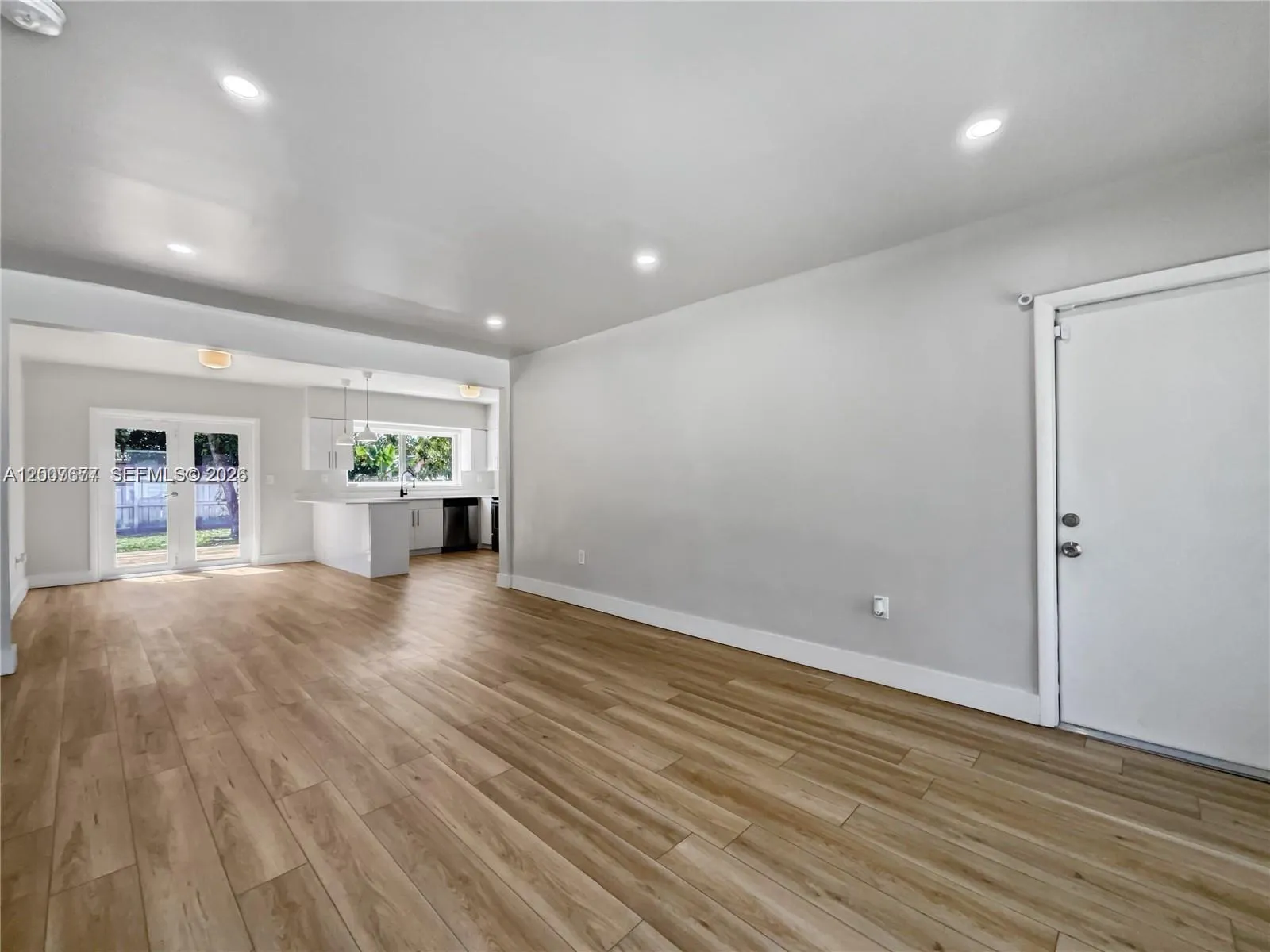 524 NE 160th St, Miami FL 33162