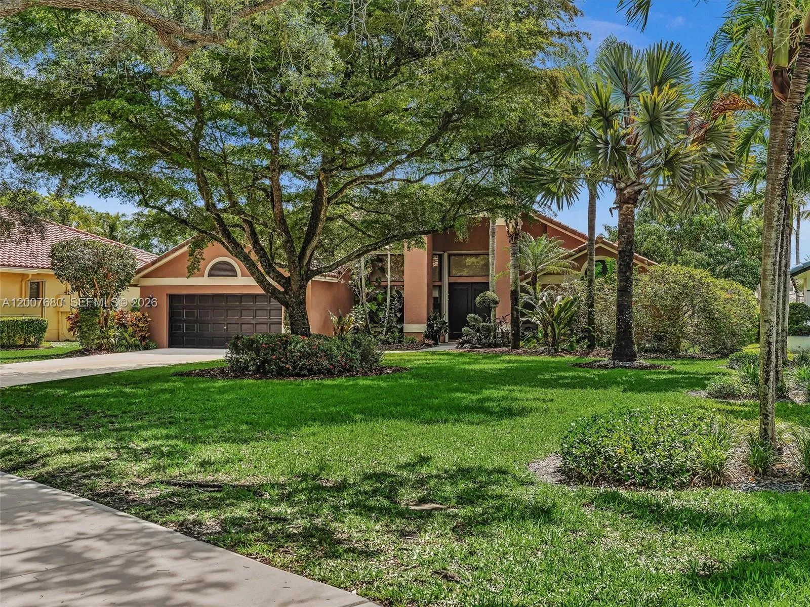 1080 Creekford Dr, Weston FL 33326