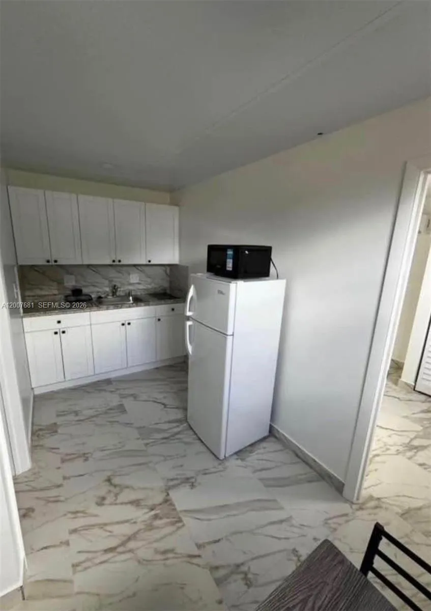 4721 Peters Rd # A, Plantation FL 33317