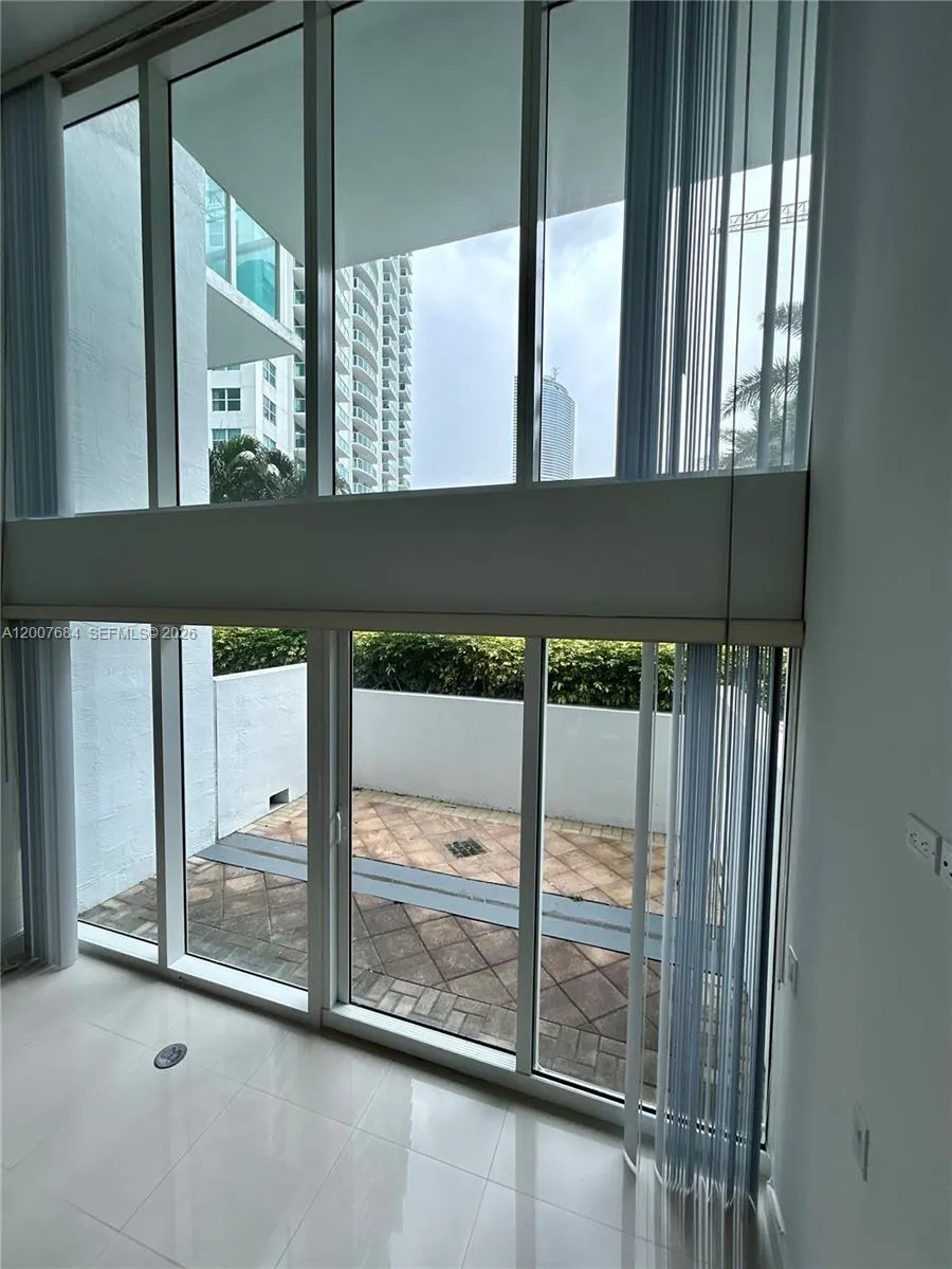 41 SE 5th St # 703, Miami FL 33131