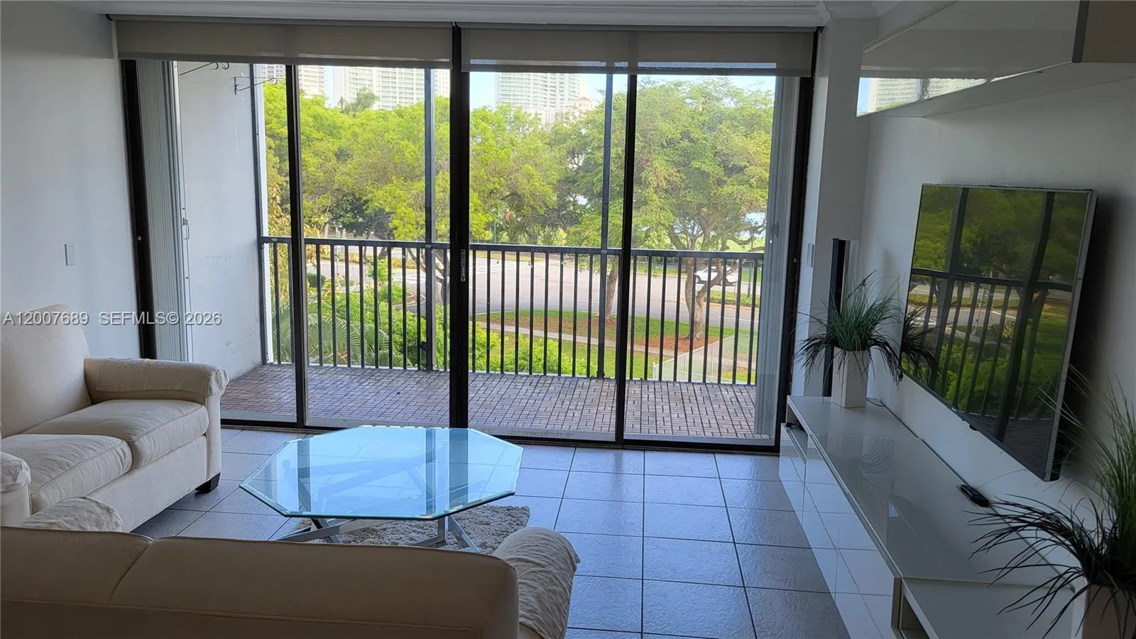 3475 N Country Club Dr # 409, Aventura FL 33180