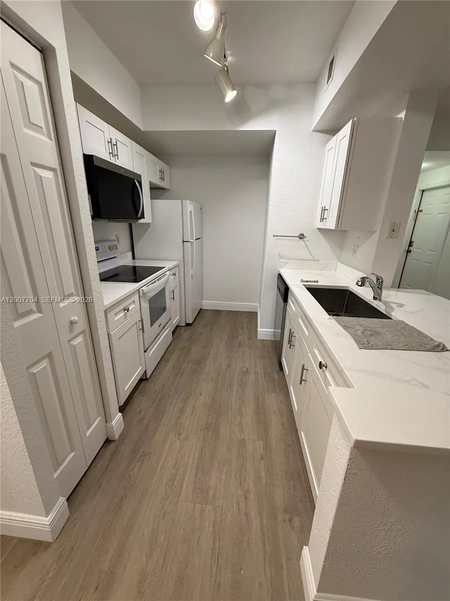 2500 Centergate Dr # 104, Miramar FL 33025