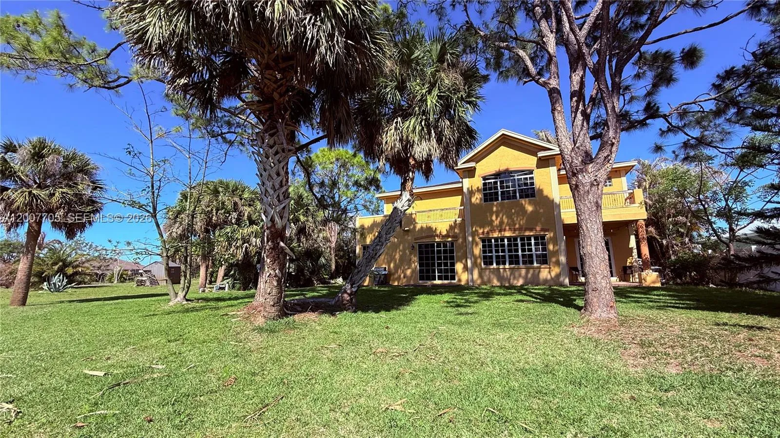 633 SW Jada Rd, Port St. Lucie FL 34953