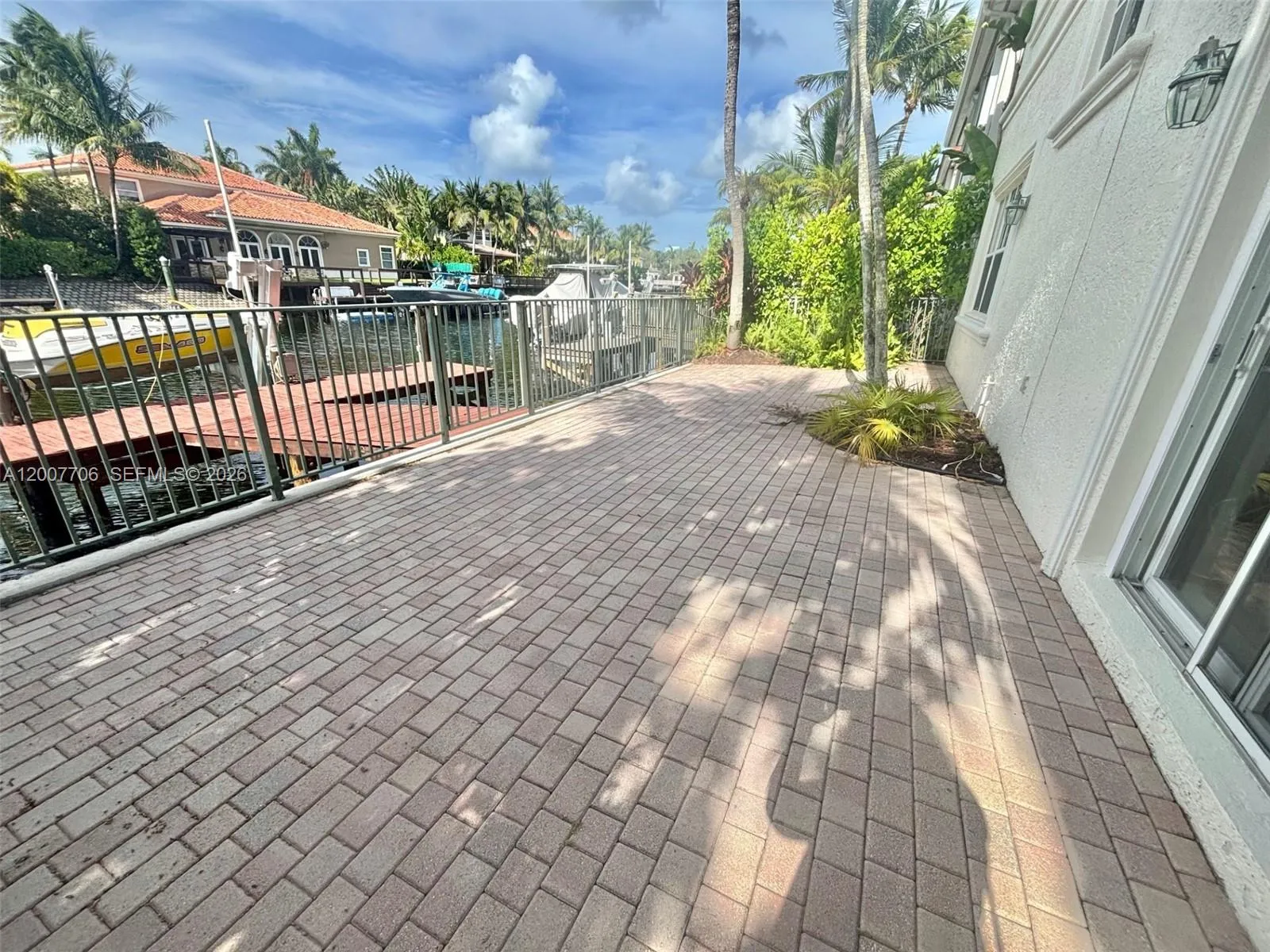 1141 Waterside Ln, Hollywood FL 33019