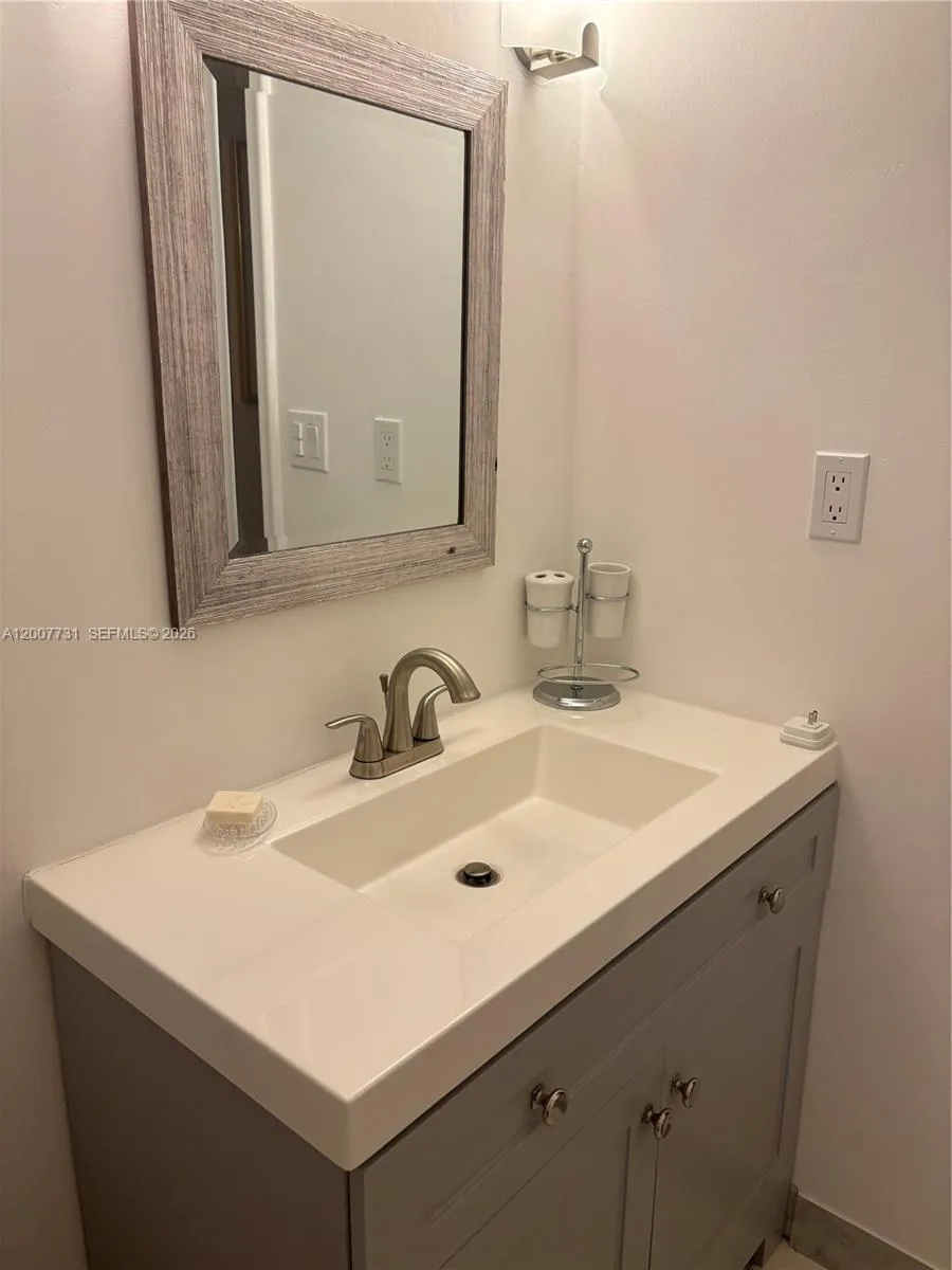 1865 S Ocean Dr # 4L, Hallandale Beach FL 33009