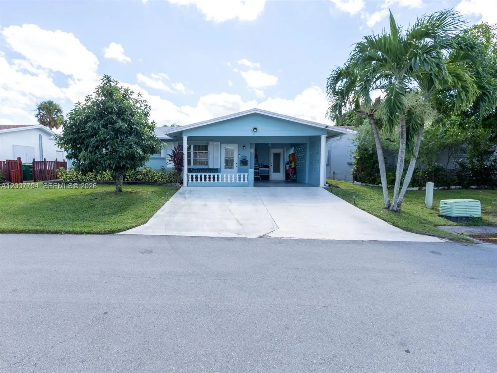 4518 NW 45th Ct, Tamarac FL 33319