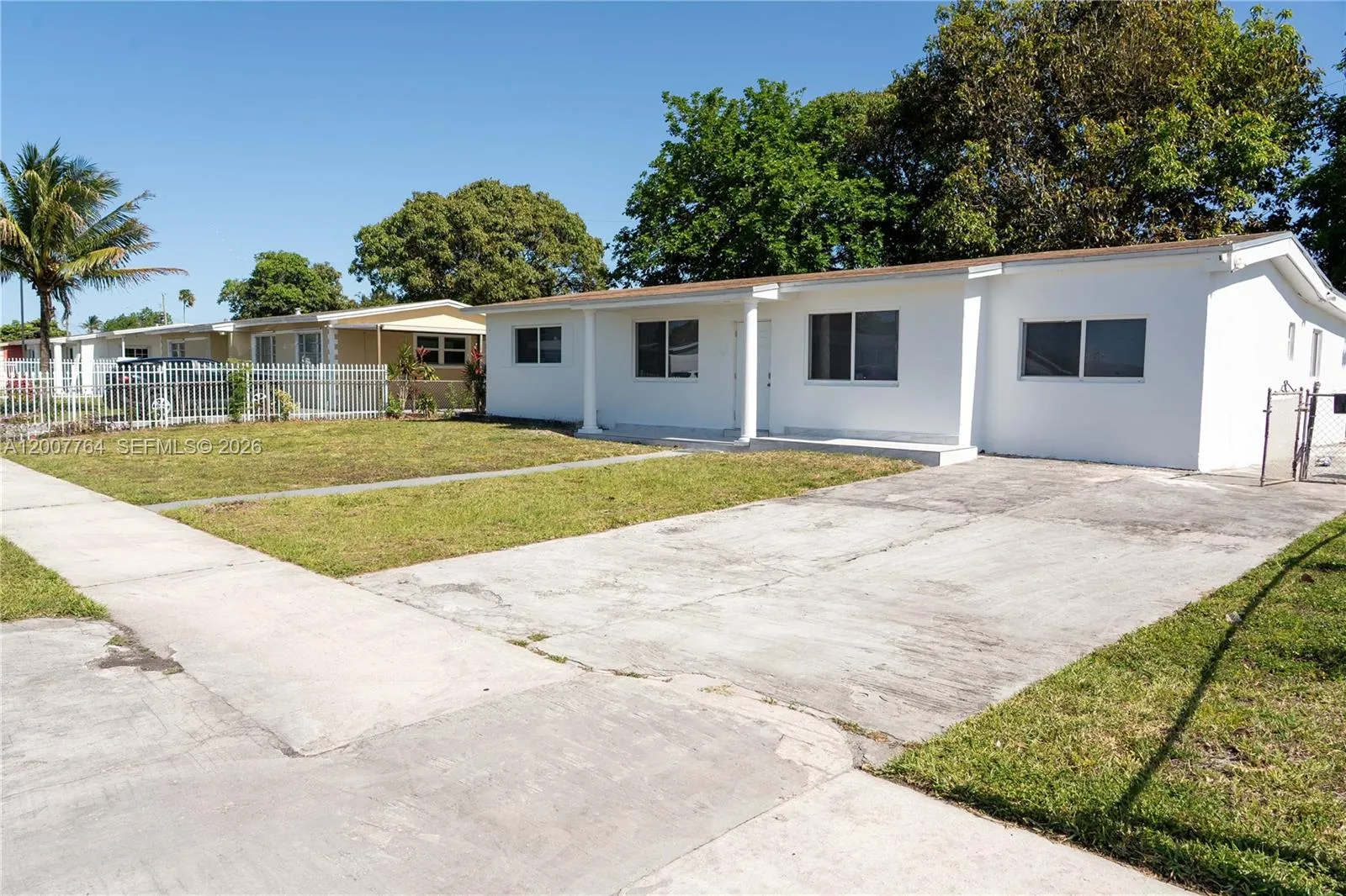 4000 NW 195th St, Miami Gardens FL 33055