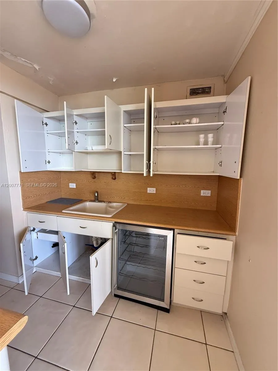 5313 Collins Ave # 906, Miami Beach FL 33140