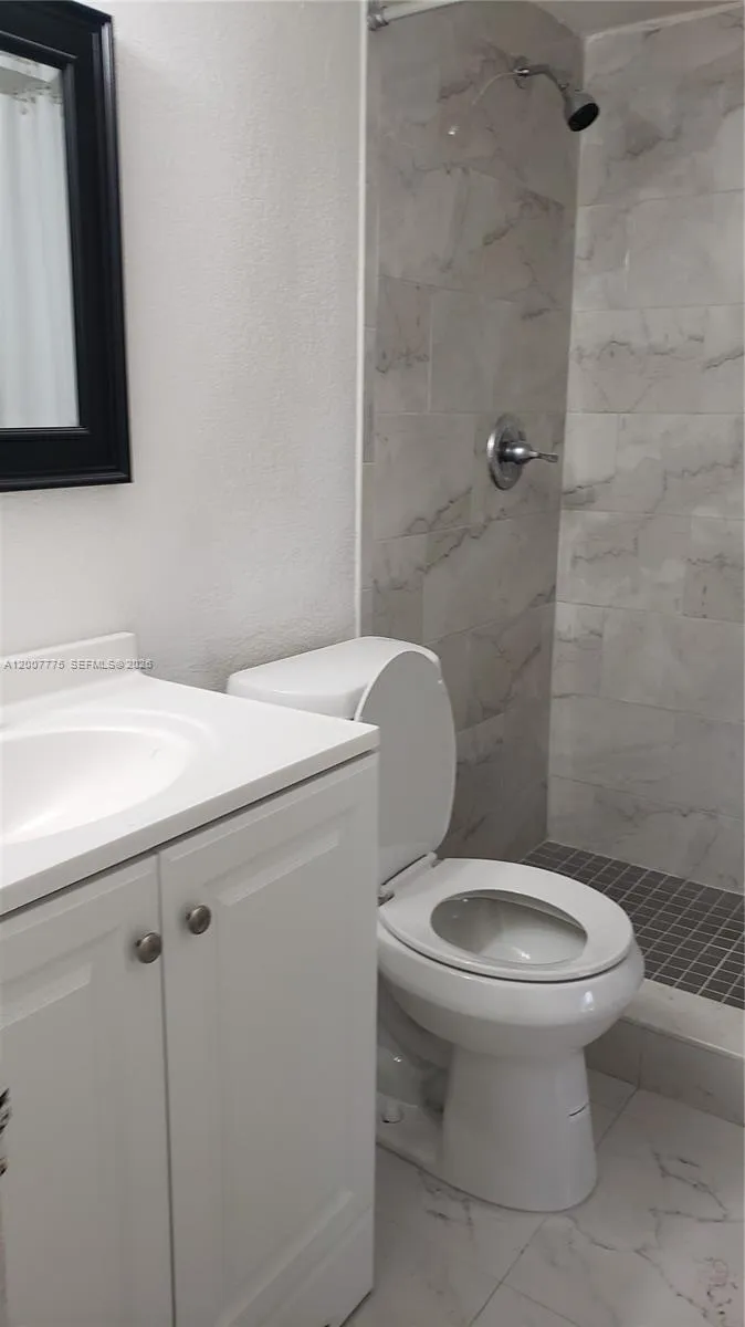 1251 NE 108th St # 215, Miami FL 33161