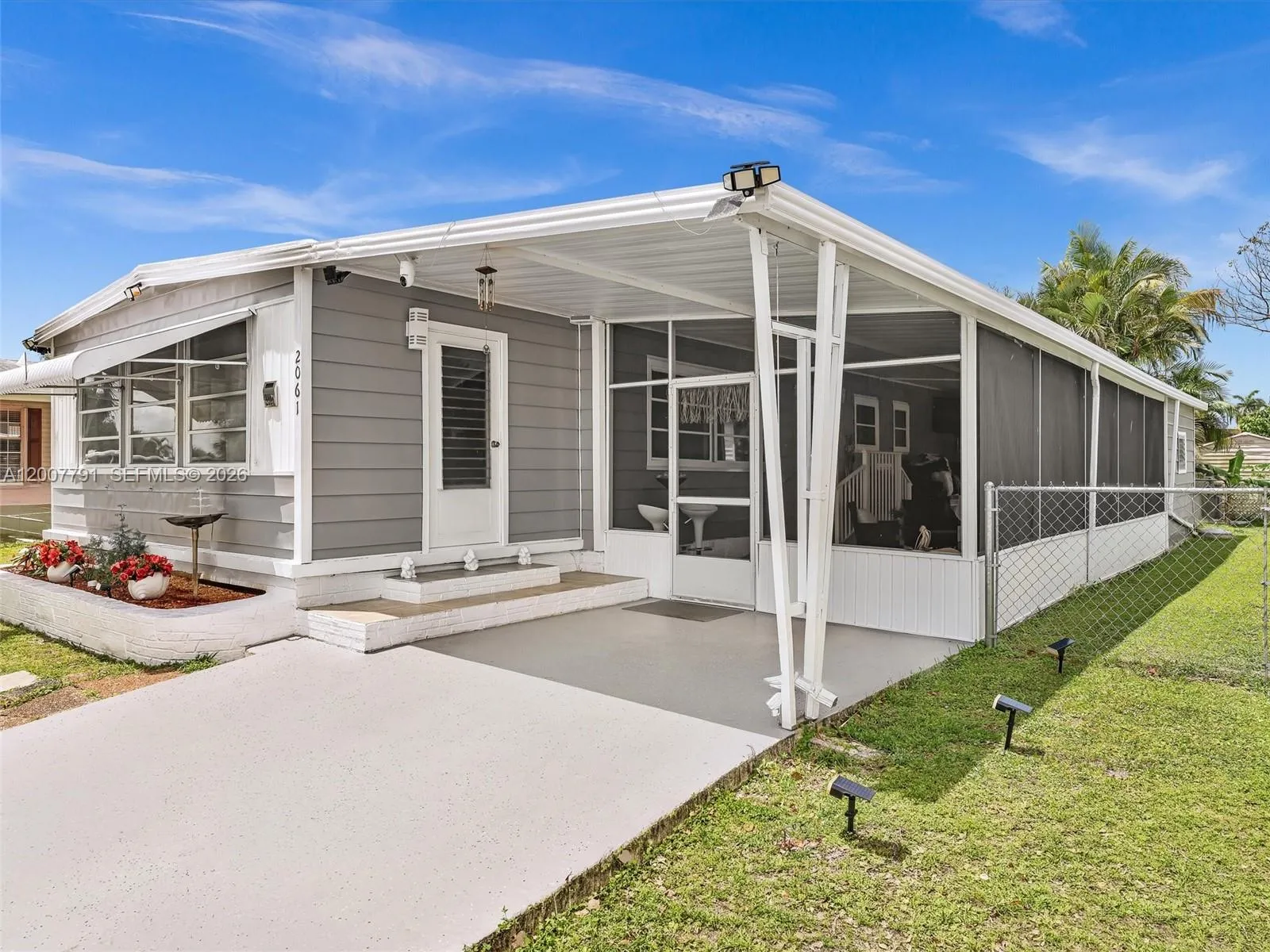 2061 SW 83rd Ave, Davie FL 33324