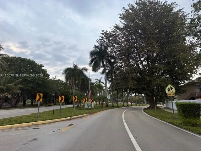 709 Curtiss Pkwy # 20, Miami Springs FL 33166