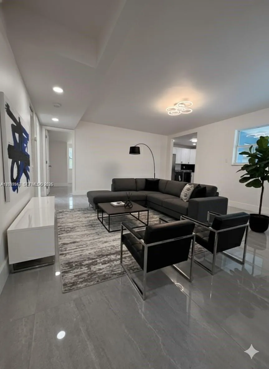 809 NW 12th Ave, Fort Lauderdale FL 33311