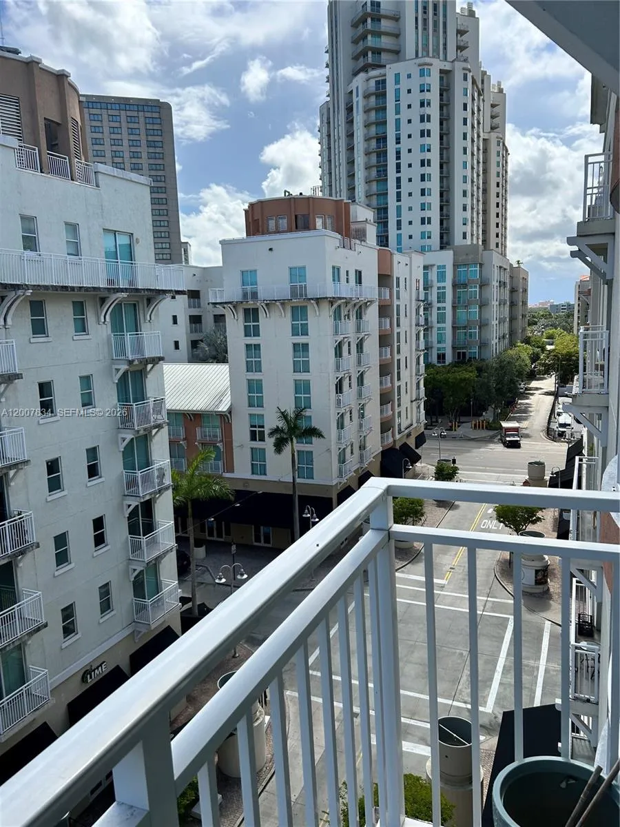 7275 SW 90th St # C612, Miami FL 33156