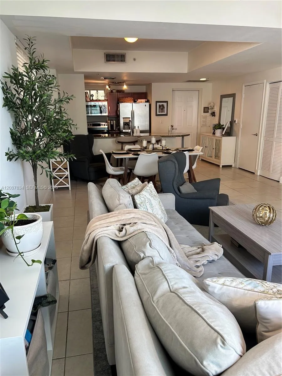 7275 SW 90th St # C612, Miami FL 33156