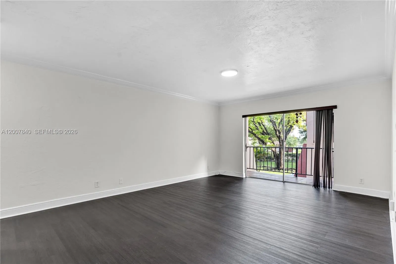 13715 Kendale Lakes Cir # 211, Miami FL 33183