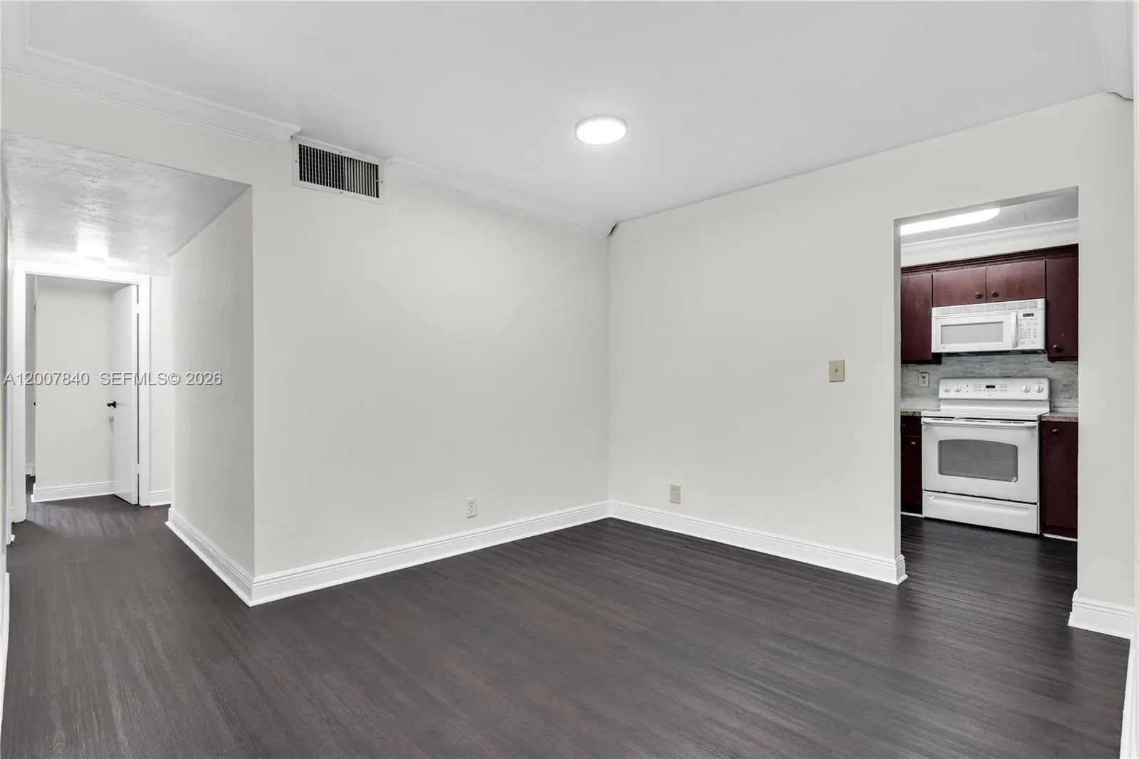 13715 Kendale Lakes Cir # 211, Miami FL 33183