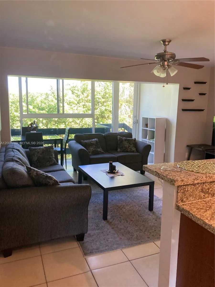 5300 NE 6th Ave # H16, Oakland Park FL 33334