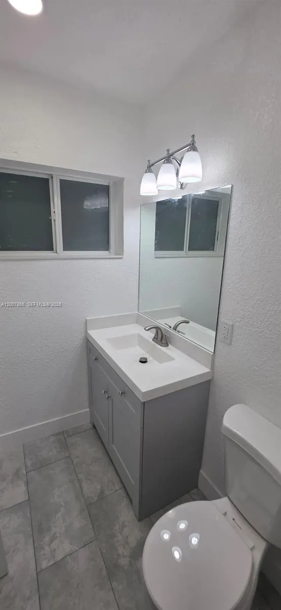 804 NE 10th St # 2, Hallandale Beach FL 33009