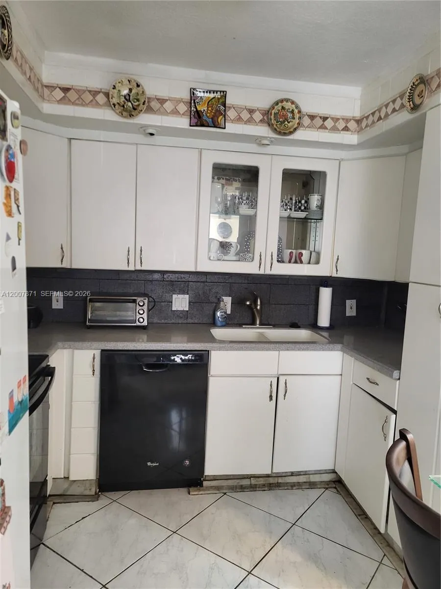 2050 Newcastle C # 2050, Boca Raton FL 33434