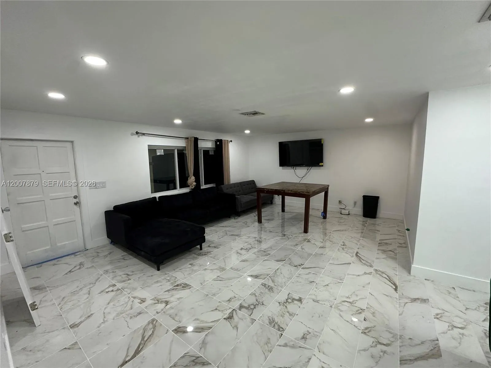 107 W Lake DR, Lehigh Acres FL 33936