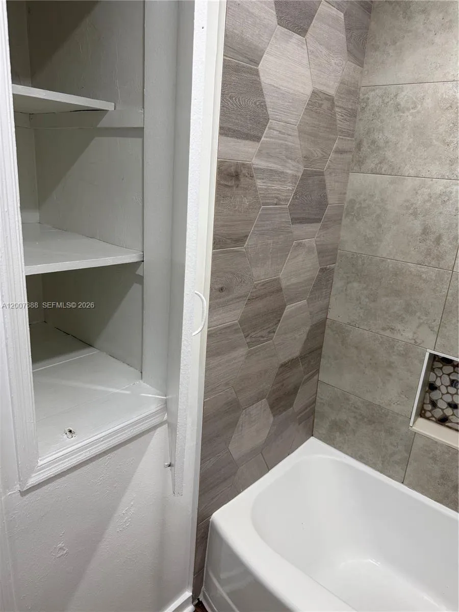 645 NE 35 # 1, Oakland Park FL 33334