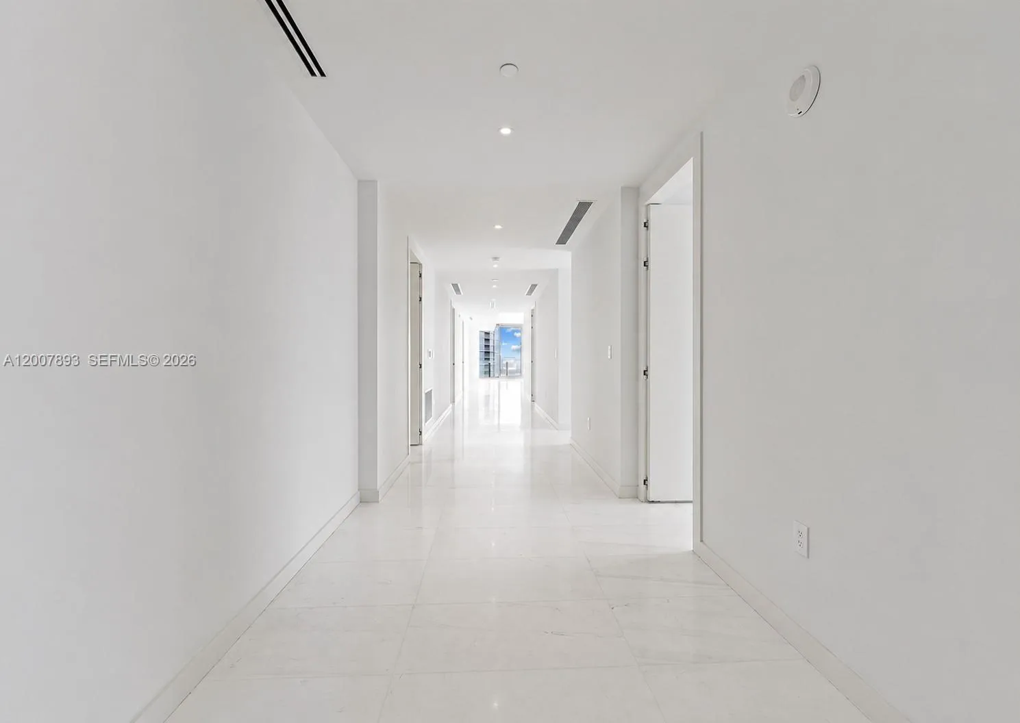 300 Biscayne Boulevard Way # 4201E, Miami FL 33131