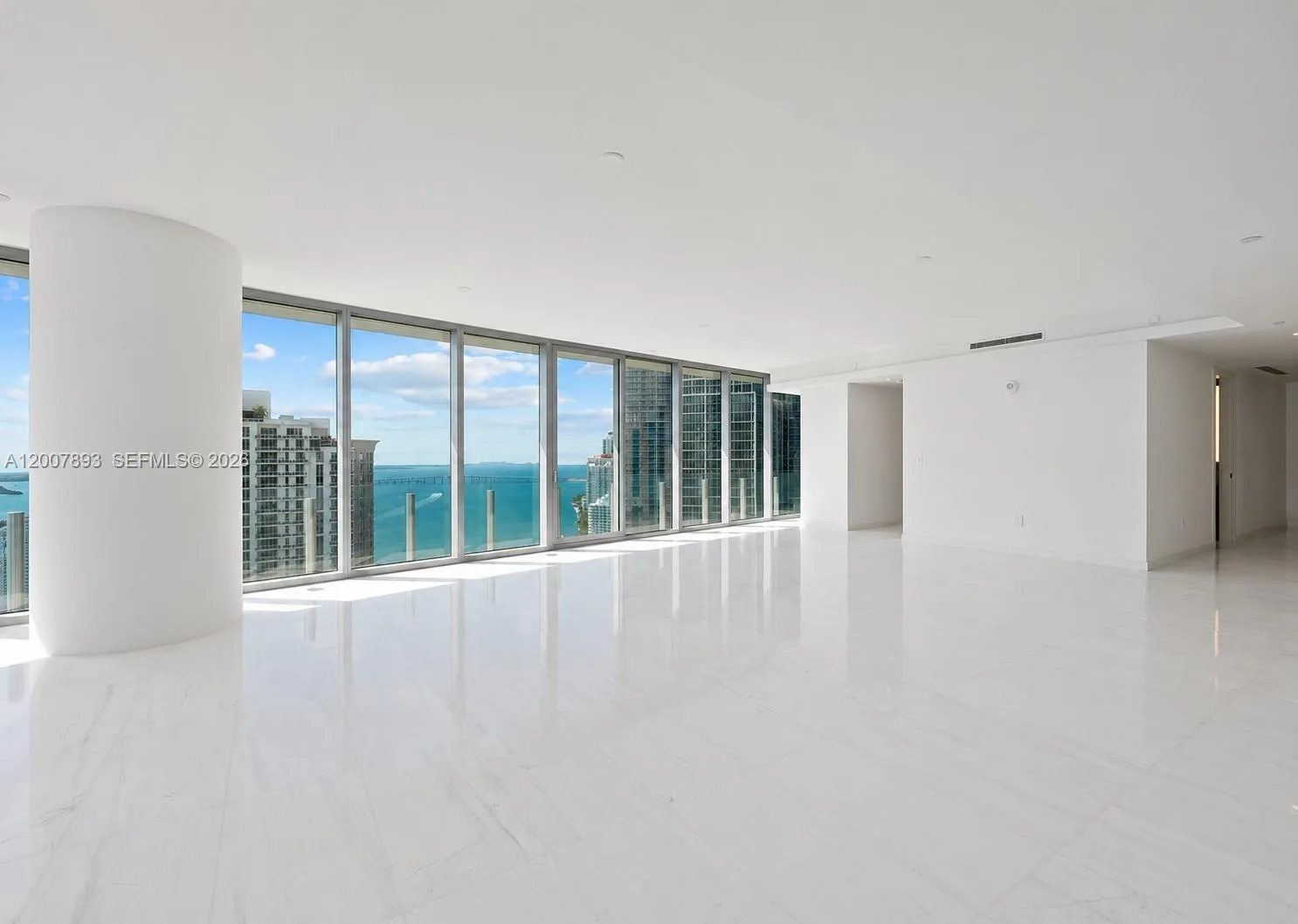 300 Biscayne Boulevard Way # 4201E, Miami FL 33131