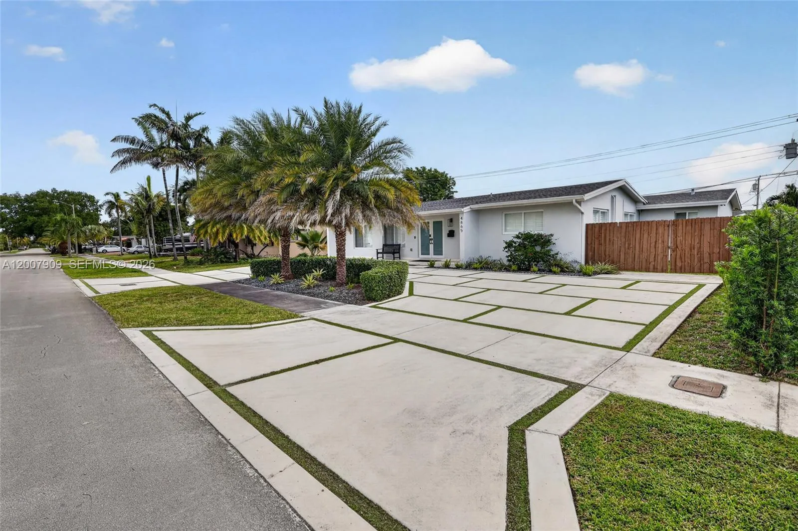 4865 SW 94th Ave, Miami FL 33165