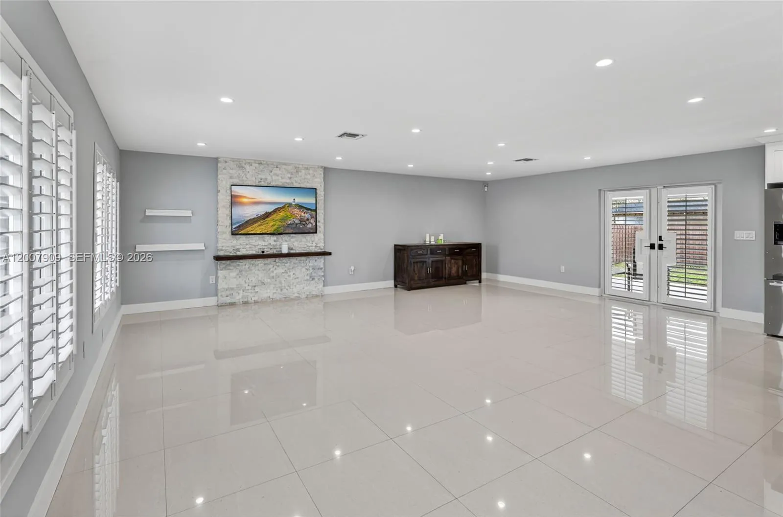 4865 SW 94th Ave, Miami FL 33165