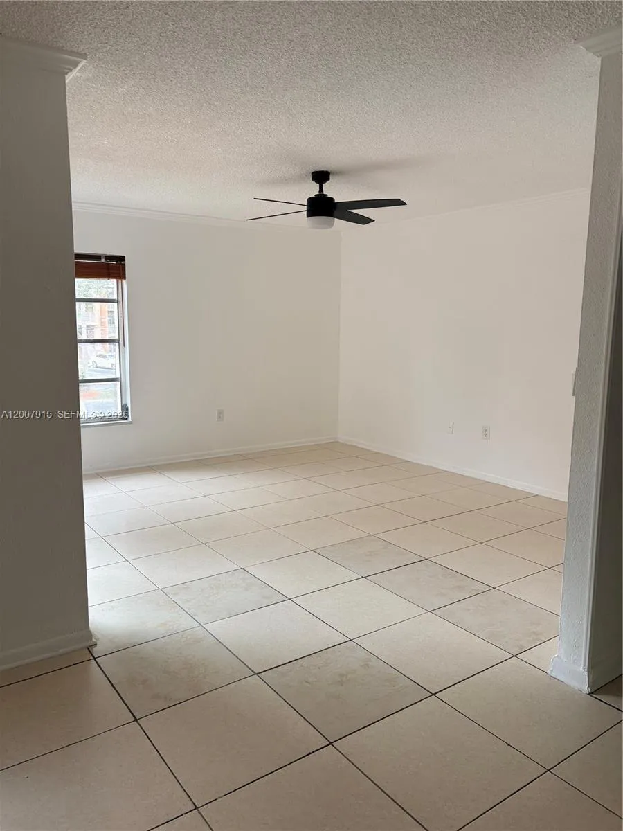 17600 NW 68th Ave # B2004, Hialeah FL 33015